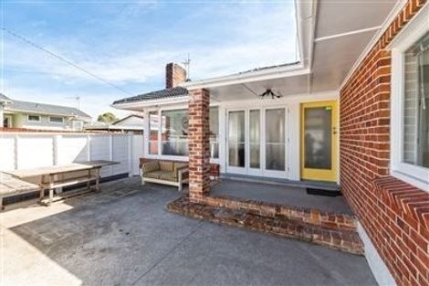 Photo of property in 47 Miro Street, New Lynn, Auckland, 0600