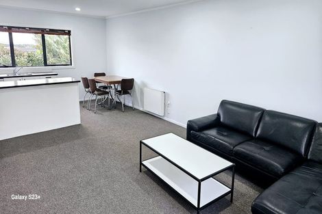Photo of property in 12 Kevale Place, Manurewa, Auckland, 2102
