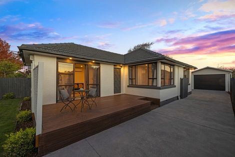 Photo of property in 185 Bowhill Road, New Brighton, Christchurch, 8083