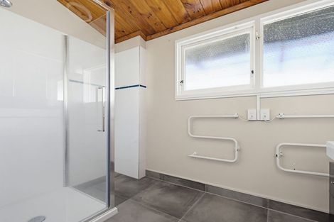 Photo of property in 20 Willow Avenue, Hannahs Bay, Rotorua, 3010
