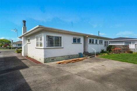 Photo of property in 11 Milton Street, Roslyn, Palmerston North, 4414