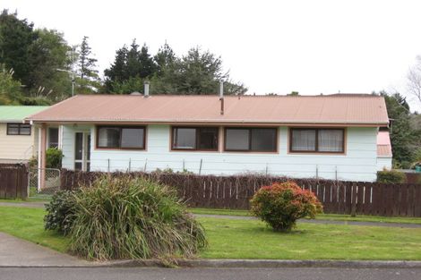 Photo of property in 6a Brixham Place, Merrilands, New Plymouth, 4312