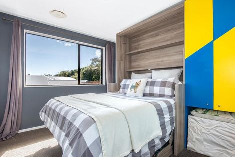 Photo of property in 76 Omapere Street, Whitby, Porirua, 5024