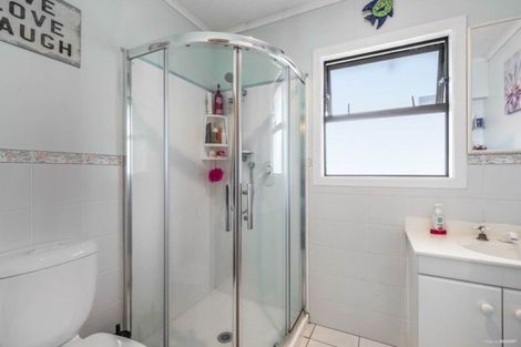 Photo of property in 83 Kervil Avenue, Te Atatu Peninsula, Auckland, 0610