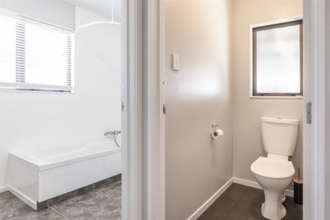 Photo of property in 6a Perrin Place, Kelvin Grove, Palmerston North, 4414