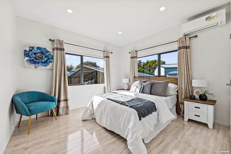 Photo of property in 9 Gwendoline Avenue, Te Atatu Peninsula, Auckland, 0610