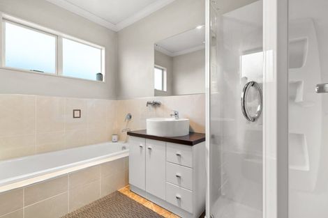 Photo of property in 9 Imjin Place, Papakura, 2110