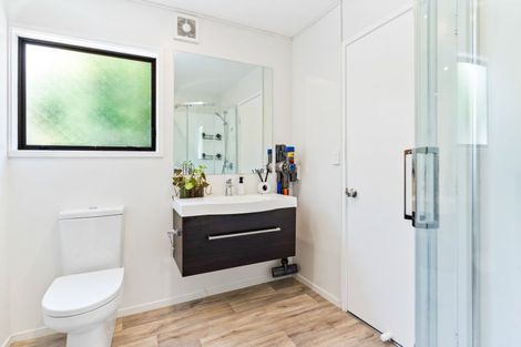 Photo of property in 2/88 Lauderdale Road, Birkdale, Auckland, 0626