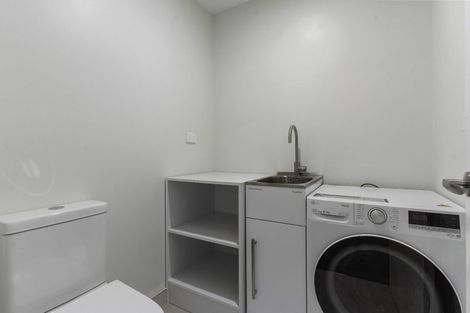 Photo of property in 41 Kingdale Road, Henderson, Auckland, 0610