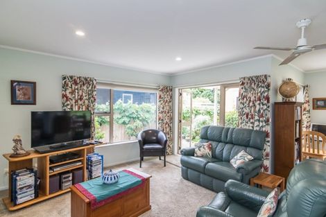 Photo of property in 4 Kaikomako Road, Waikanae, 5036