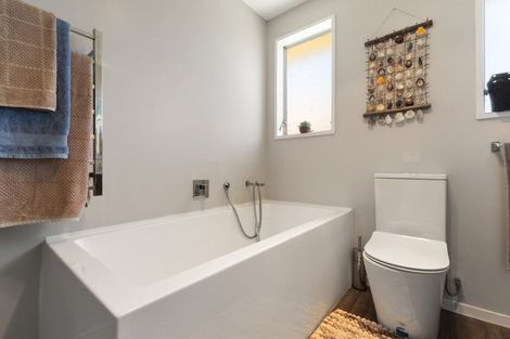 Photo of property in 2 Magenta Place, Broomfield, Christchurch, 8042