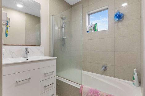 Photo of property in 2/20 Bingara Place, Favona, Auckland, 2024