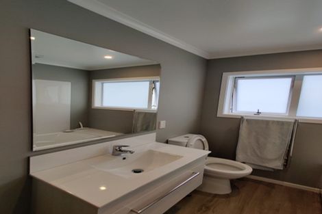 Photo of property in 20u2 Glanmire Road, Newlands, Wellington, 6037