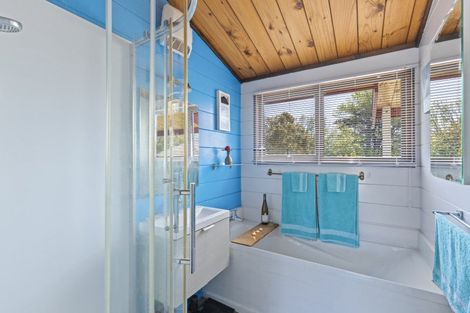 Photo of property in 2 Honnor Place, Hurdon, New Plymouth, 4310