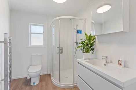 Photo of property in 4 Colenso Place, Otaki Beach, Otaki, 5512