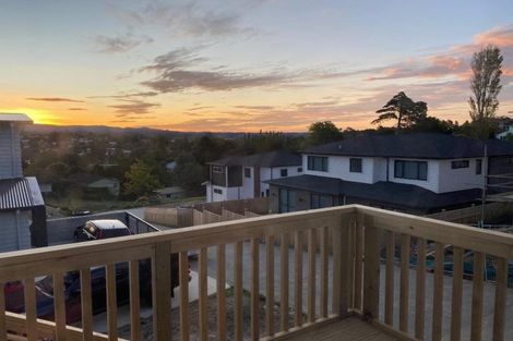 Photo of property in 10 Arataki Way, Glen Eden, Auckland, 0602