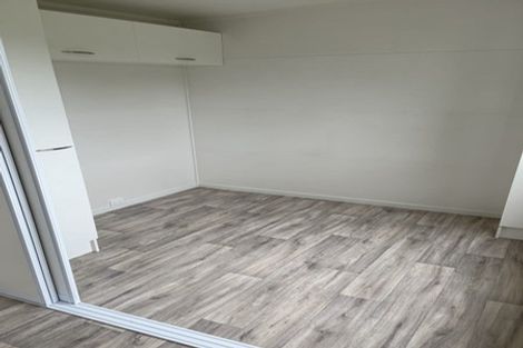 Photo of property in 46 Newington Road, Henderson, Auckland, 0612