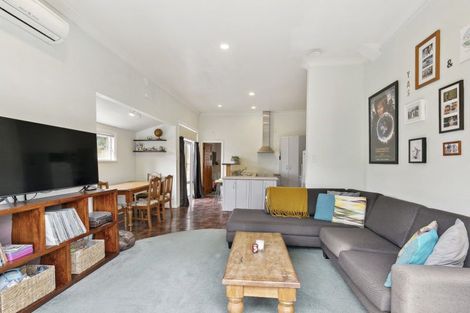 Photo of property in 150 Russell Terrace, Berhampore, Wellington, 6023