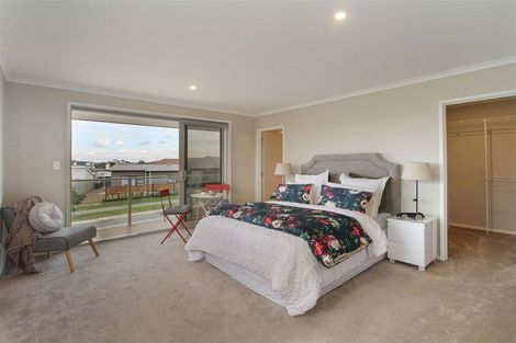 Photo of property in 2 Mutetai Road, Clarks Beach, 2122