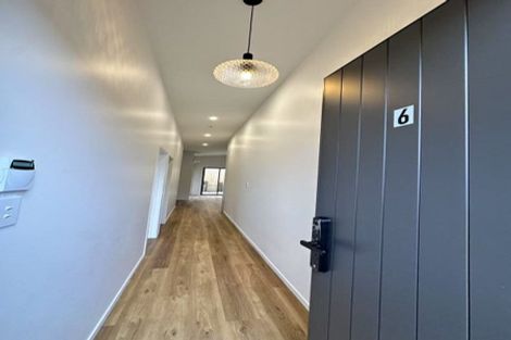 Photo of property in 7/25 Hutchinson Avenue, New Lynn, Auckland, 0600