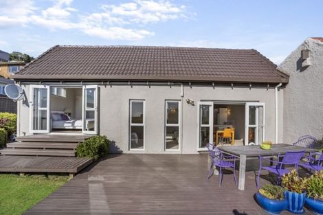 Photo of property in 49b Shanaway Rise, Hillcrest, Auckland, 0627