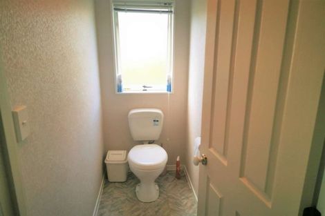 Photo of property in 28 Tyburn Lane, Unsworth Heights, Auckland, 0632