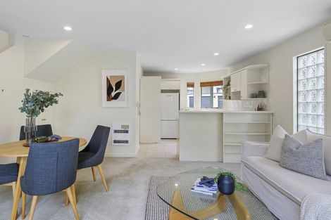 Photo of property in 2/28 Derby Street, St Albans, Christchurch, 8014