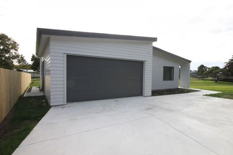 Photo of property in 14 Lynette Place, Mangere, Auckland, 2022