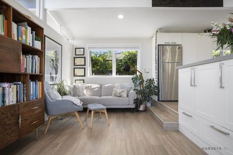 Photo of property in 21 Sunvue Road, Glen Eden, Auckland, 0602