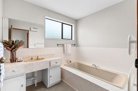 Photo of property in 8 Parr Place, Ilam, Christchurch, 8041