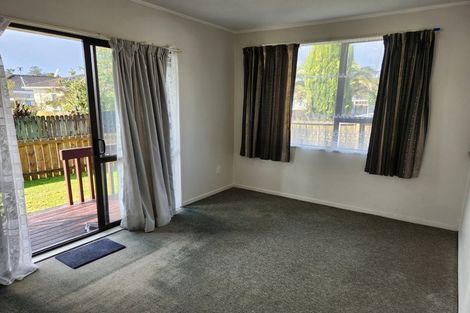 Photo of property in 2/30 Karepo Crescent, Ranui, Auckland, 0612