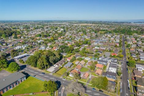 Photo of property in 341 Great South Road, Papakura, 2110