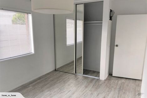 Photo of property in 1/83 Birkdale Road, Birkdale, Auckland, 0626