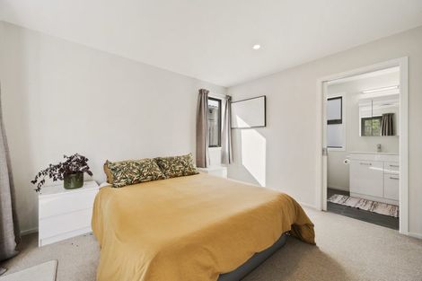 Photo of property in 208a Queens Drive, Lyall Bay, Wellington, 6022