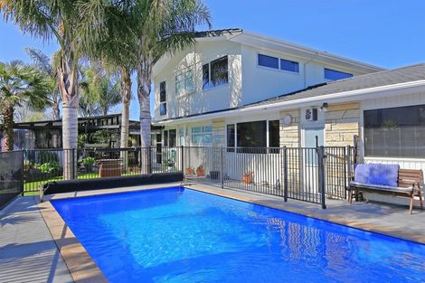 Photo of property in 6 D'arcy Place, Taradale, Napier, 4112