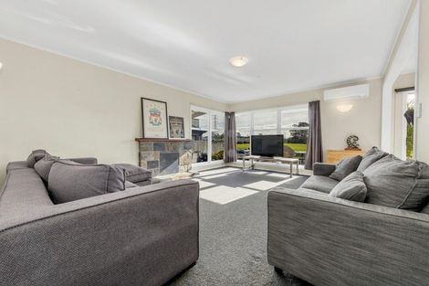 Photo of property in 26 Tiraumea Drive, Pakuranga, Auckland, 2010