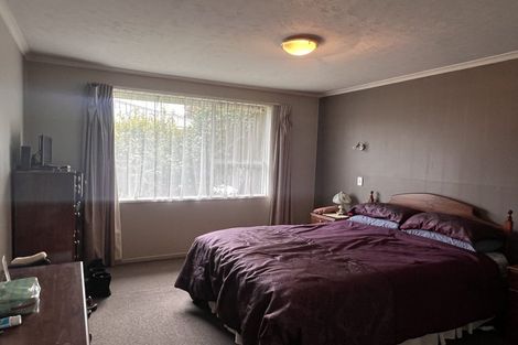 Photo of property in 49 Chipping Lane, Redwood, Christchurch, 8051