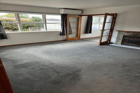Photo of property in 20 Ocean View Road, Northcote, Auckland, 0627