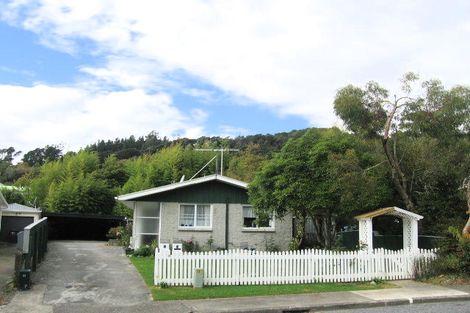 Photo of property in 1/15 Deller Grove, Silverstream, Upper Hutt, 5019