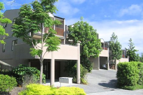 Photo of property in 2/62 Fernhill Way, Oteha, Auckland, 0632