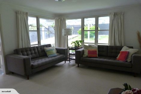 Photo of property in 68 Lake Road, Northcote, Auckland, 0627