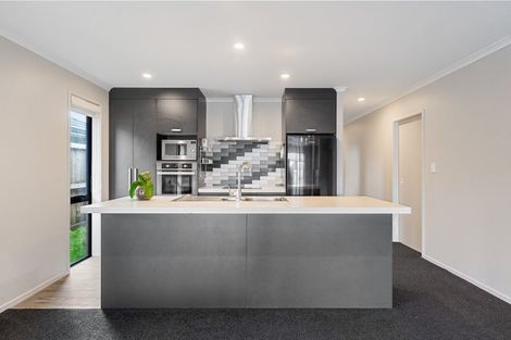 Photo of property in 36 Komata Crescent, Papamoa Beach, Papamoa, 3118