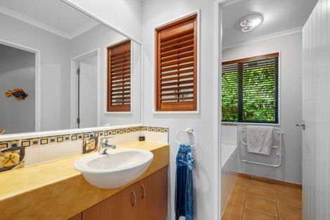 Photo of property in 59a Lonely Road, Fairview Heights, Auckland, 0632
