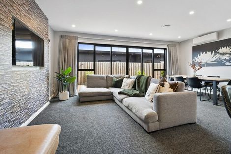 Photo of property in 34 Freedom Drive, Kelvin Grove, Palmerston North, 4414