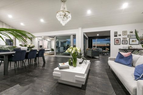 Photo of property in 63 Tiri Road, Manly, Whangaparaoa, 0930
