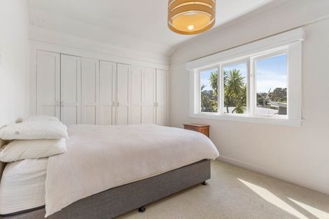 Photo of property in 20 Harrybrook Road, Green Bay, Auckland, 0604