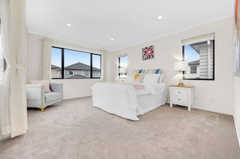 Photo of property in 27 Hakinakina Drive, Flat Bush, Auckland, 2019