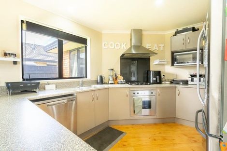 Photo of property in 33 Geneva Terrace, Kelvin Grove, Palmerston North, 4414