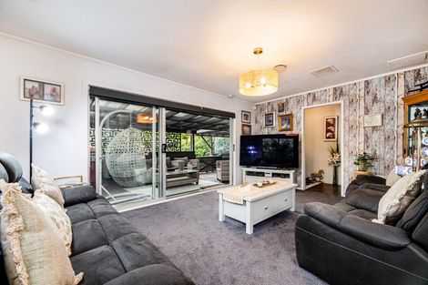 Photo of property in 51 Onedin Place, Titirangi, Auckland, 0604