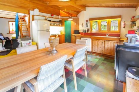 Photo of property in 2 Manawaora Road, Russell, 0272